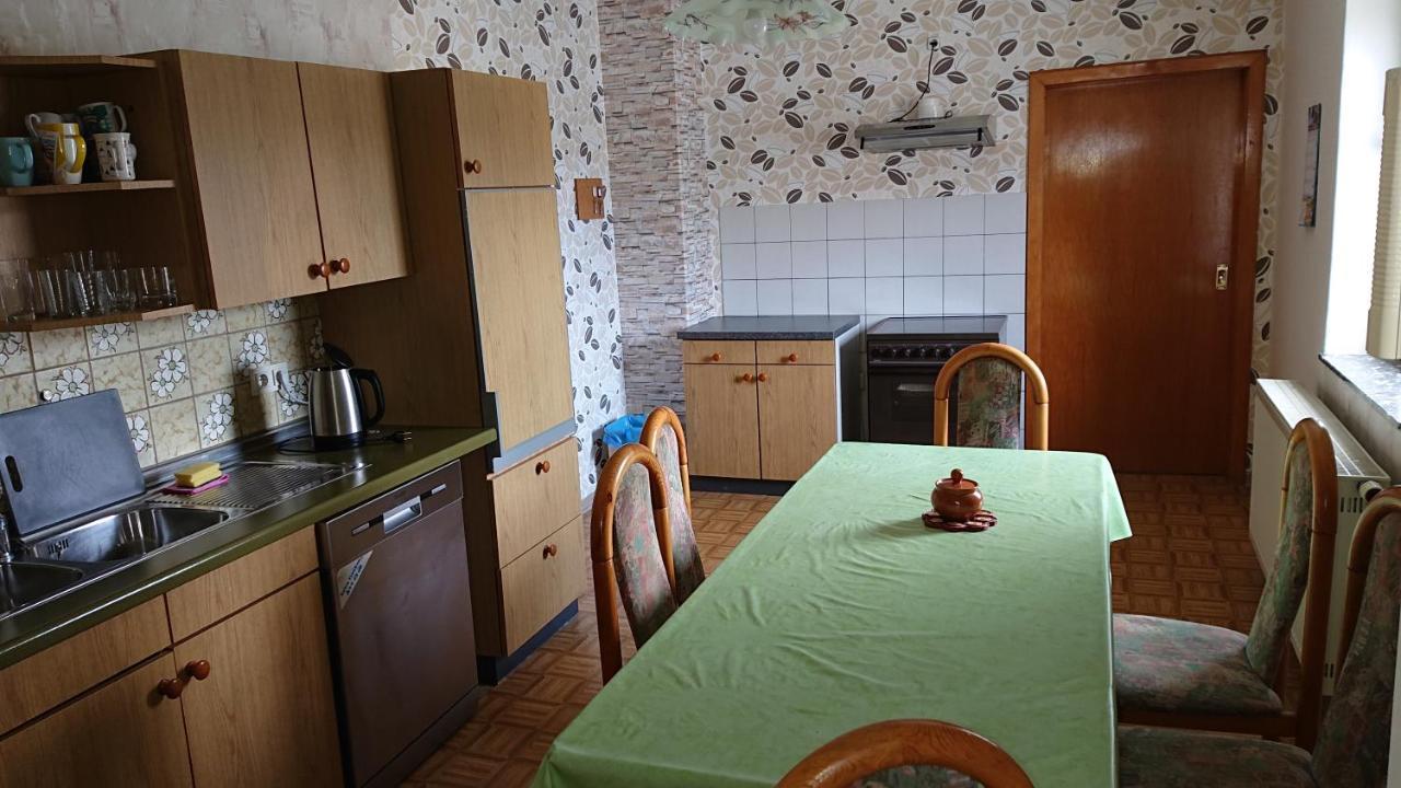 Ferienwohnung Linde - Marburg Biedenkopf Mit 5 Zimmer Und Balkon Frechenhausen Exteriör bild