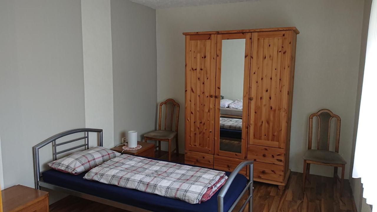 Ferienwohnung Linde - Marburg Biedenkopf Mit 5 Zimmer Und Balkon Frechenhausen Exteriör bild